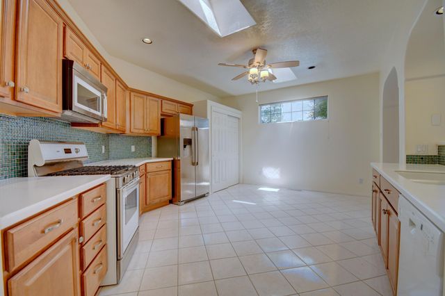 5724 Peppertree Place NE, Albuquerque, NM 87111