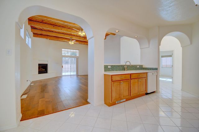 5724 Peppertree Place NE, Albuquerque, NM 87111