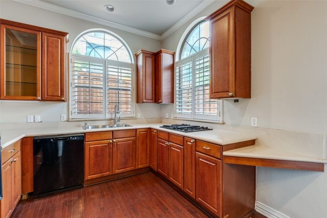 9 Stonebriar Court, Dallas, TX 75206