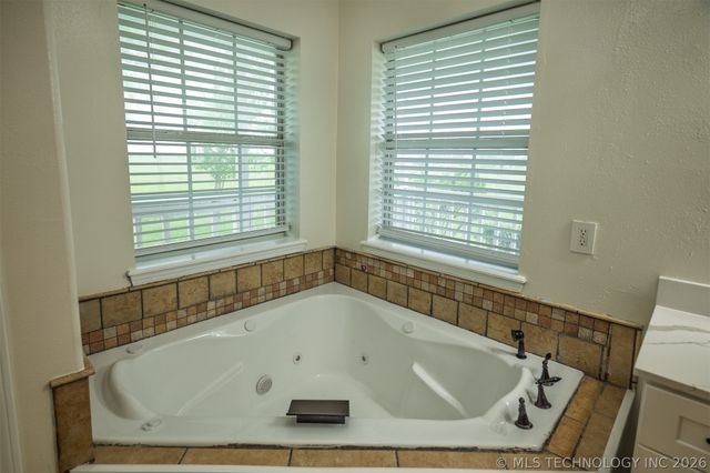 437703 E 340 Road, Big Cabin, OK 74301