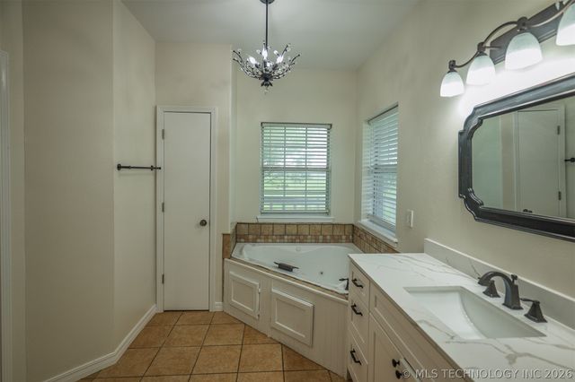 437703 E 340 Road, Big Cabin, OK 74301