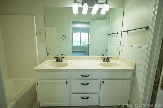 437703 E 340 Road, Big Cabin, OK 74301