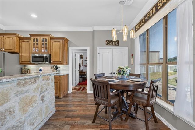152 Savannah Drive, Weatherford, TX 76087