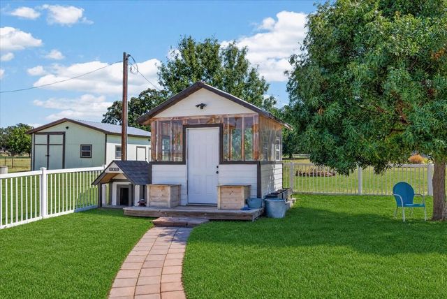 152 Savannah Drive, Weatherford, TX 76087