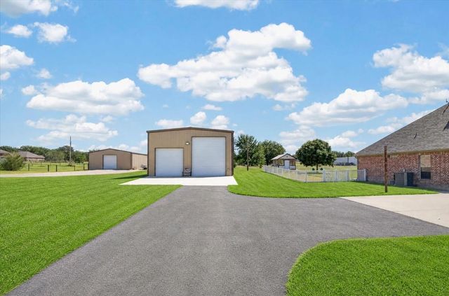 152 Savannah Drive, Weatherford, TX 76087