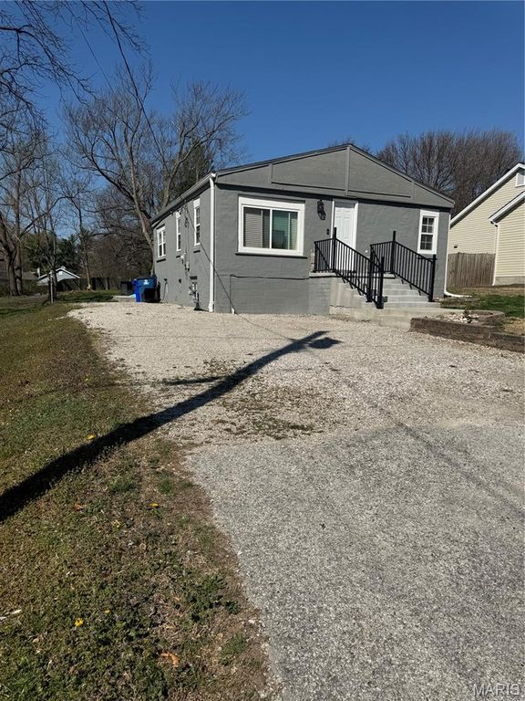 3494 Ludlow Avenue, Bridgeton, MO 63044