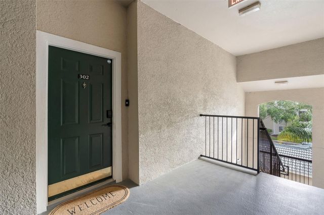 5160 NORTHRIDGE ROAD 302, Sarasota, FL 34238