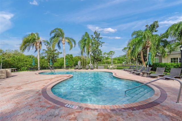 5160 NORTHRIDGE ROAD 302, Sarasota, FL 34238