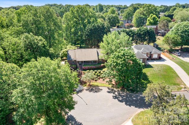 2111 Wayles Court, Gastonia, NC 28056