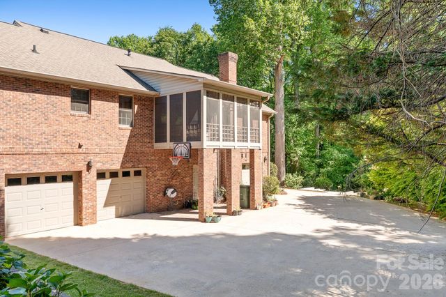 2111 Wayles Court, Gastonia, NC 28056
