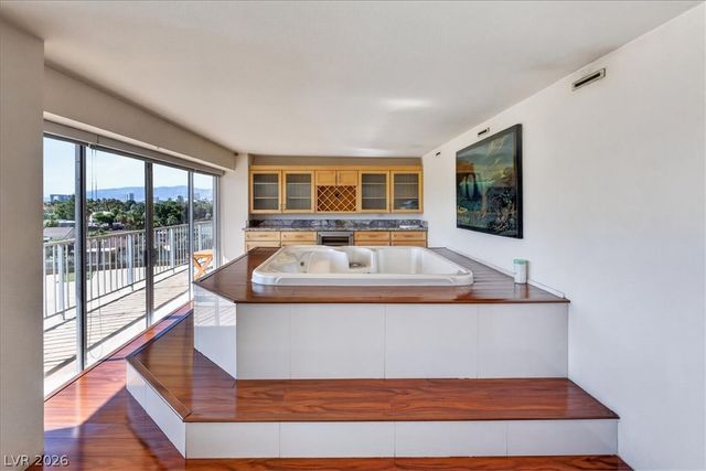 3111 Bel Air Drive 6G, Las Vegas, NV 89109