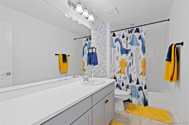 664 N Yantley Street, Aurora, CO 80018