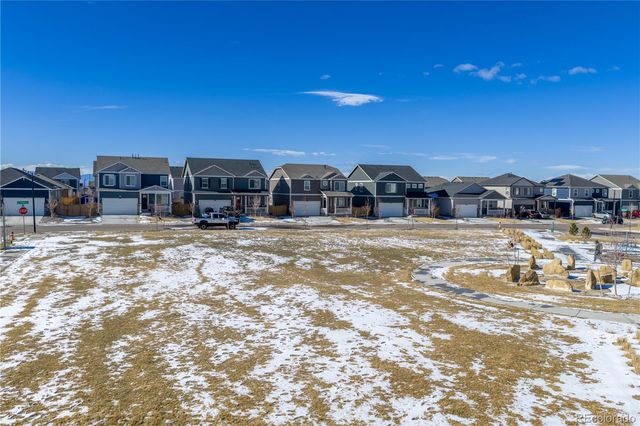 664 N Yantley Street, Aurora, CO 80018