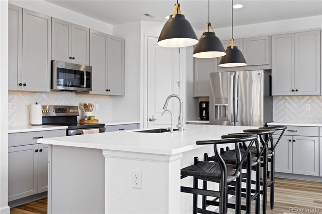 664 N Yantley Street, Aurora, CO 80018