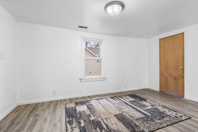 215 S MOORE Street, South Beloit, IL 61080