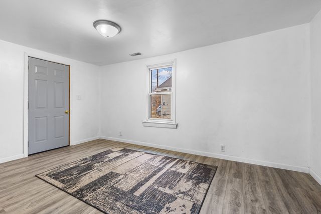 215 S MOORE Street, South Beloit, IL 61080