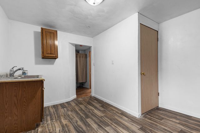 215 S MOORE Street, South Beloit, IL 61080