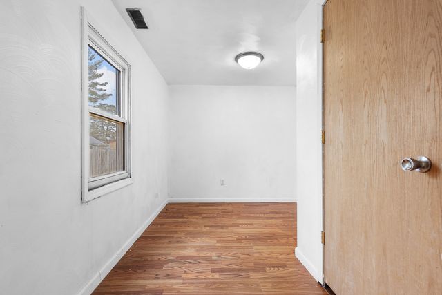 215 S MOORE Street, South Beloit, IL 61080