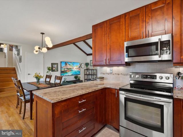 2005 CASCADE RD, Silver Spring, MD 20902