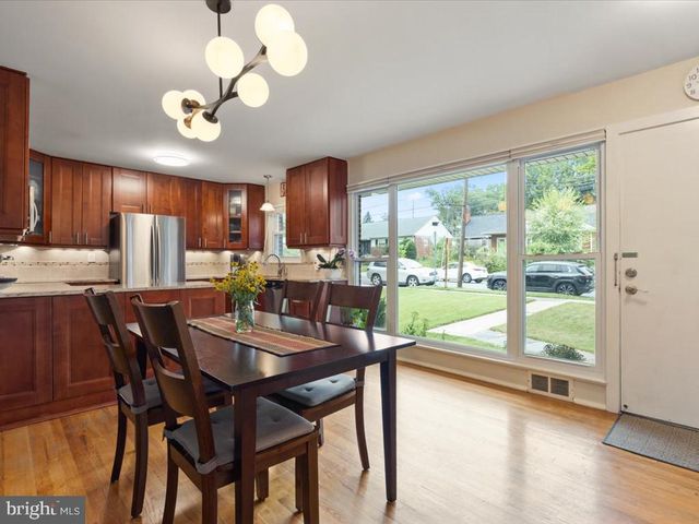 2005 CASCADE RD, Silver Spring, MD 20902