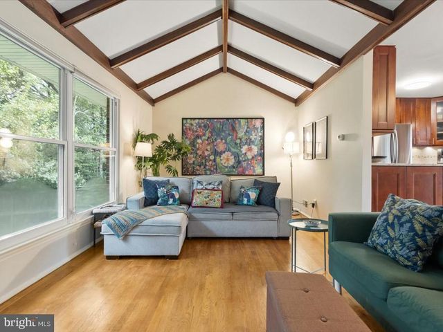 2005 CASCADE RD, Silver Spring, MD 20902