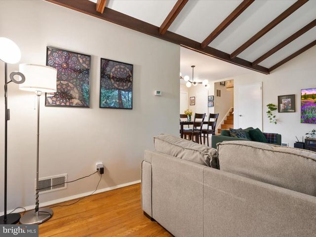 2005 CASCADE RD, Silver Spring, MD 20902