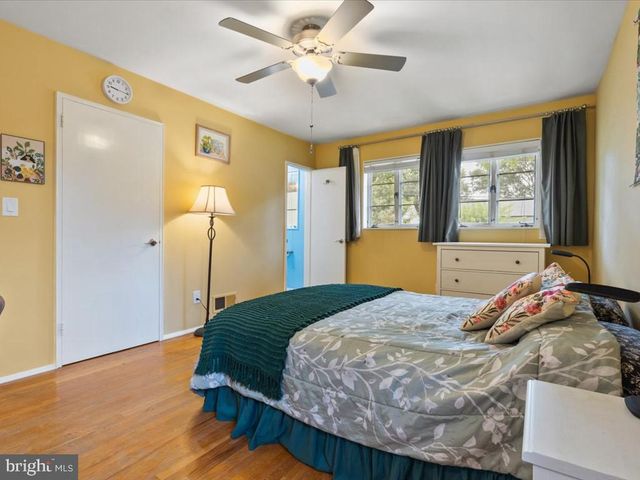 2005 CASCADE RD, Silver Spring, MD 20902