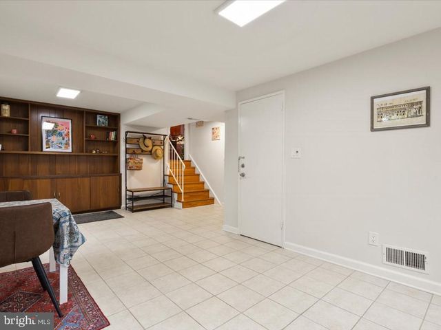 2005 CASCADE RD, Silver Spring, MD 20902