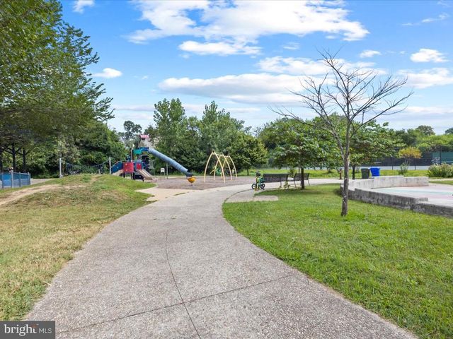 2005 CASCADE RD, Silver Spring, MD 20902