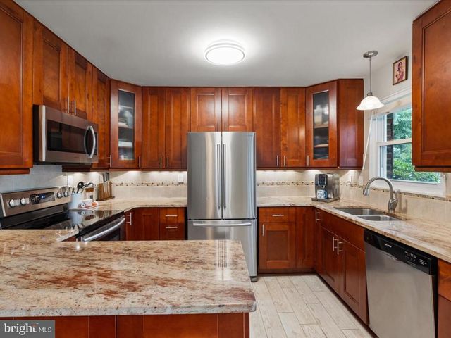 2005 CASCADE RD, Silver Spring, MD 20902