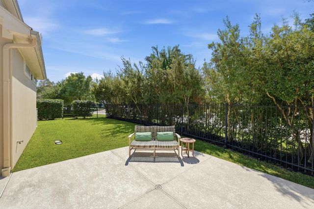 51 S Fremont Ridge Loop, Spring, TX 77389