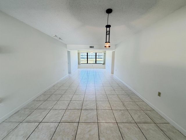 3511 Village Boulevard Unit 103, West Palm Beach, FL 33409