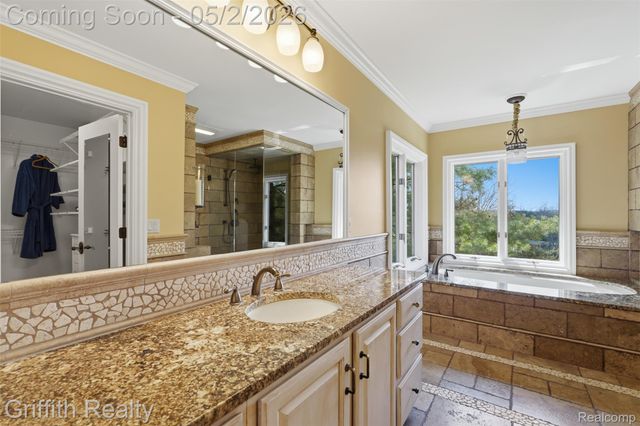 7253 Summit Ridge, Hamburg Township, MI 48116