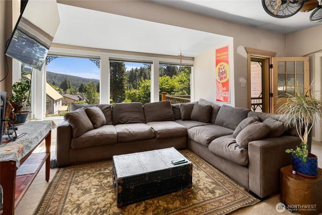 411 S 7th Street, Roslyn, WA 98941