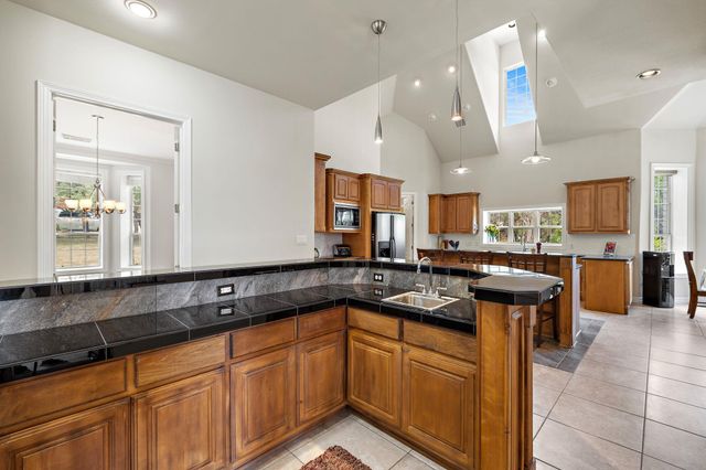 16413 Sherman ST, Volente, TX 78641
