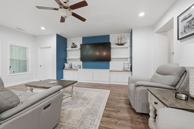 109 Astoria Park Loop, Conway, SC 29526