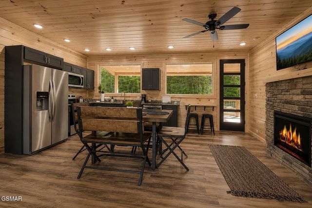 2252 Misty Shadows Drive, Sevierville, TN 37862