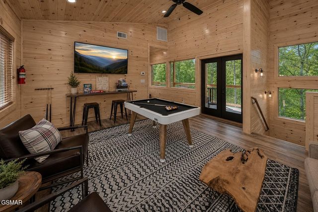 2252 Misty Shadows Drive, Sevierville, TN 37862