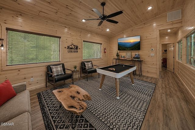 2252 Misty Shadows Drive, Sevierville, TN 37862