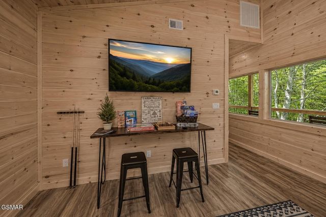 2252 Misty Shadows Drive, Sevierville, TN 37862