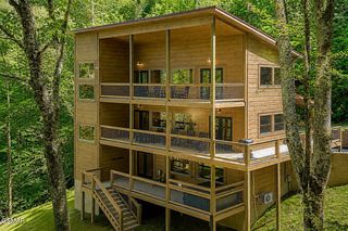 2252 Misty Shadows Drive, Sevierville, TN 37862