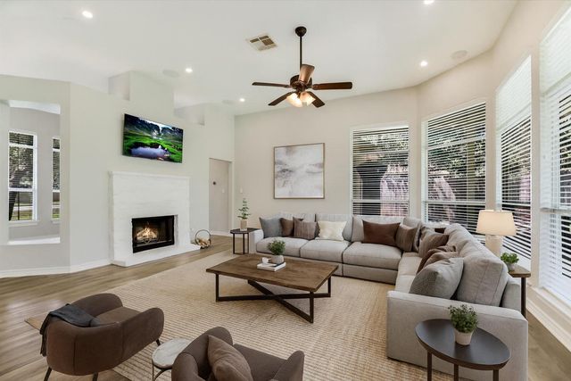 408 Cargill DR, Spicewood, TX 78669