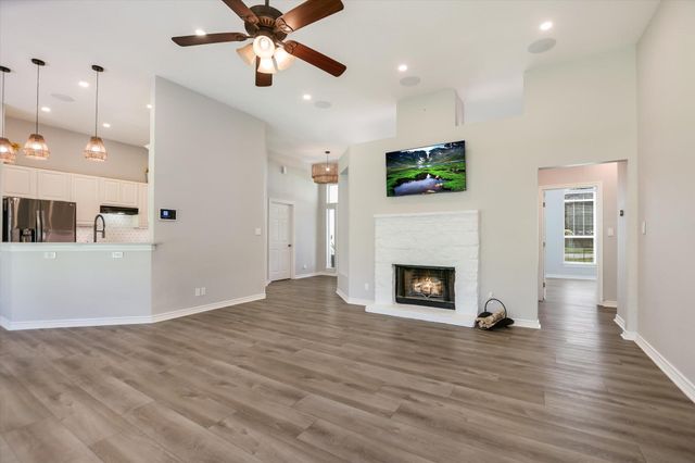 408 Cargill DR, Spicewood, TX 78669