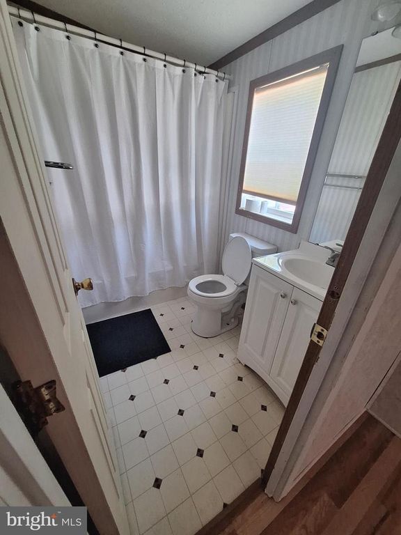 8 ROSEWOOD LN, Phoenixville, PA 19460