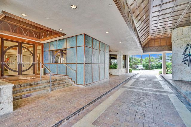 3 Grove Isle Dr C410, Miami, FL 33133