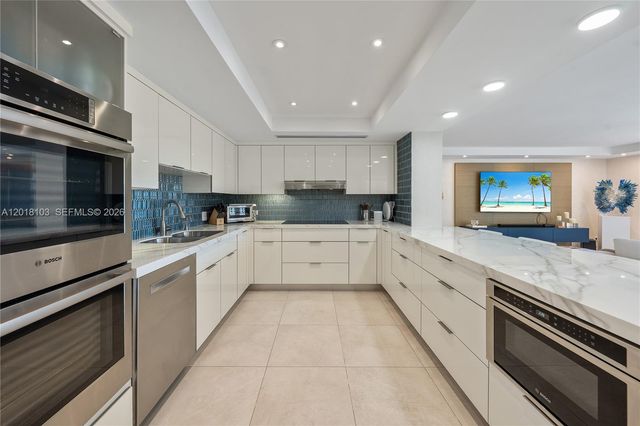 3 Grove Isle Dr C410, Miami, FL 33133