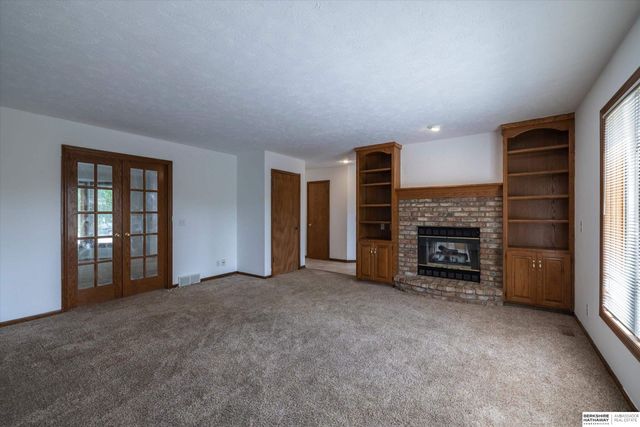 17327 P Street, Omaha, NE 68135