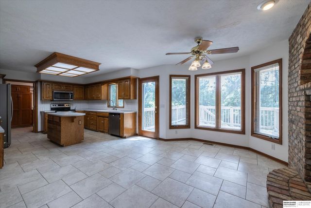 17327 P Street, Omaha, NE 68135