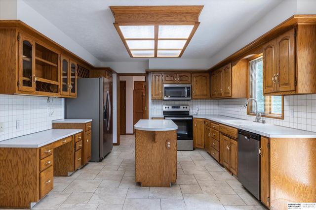 17327 P Street, Omaha, NE 68135