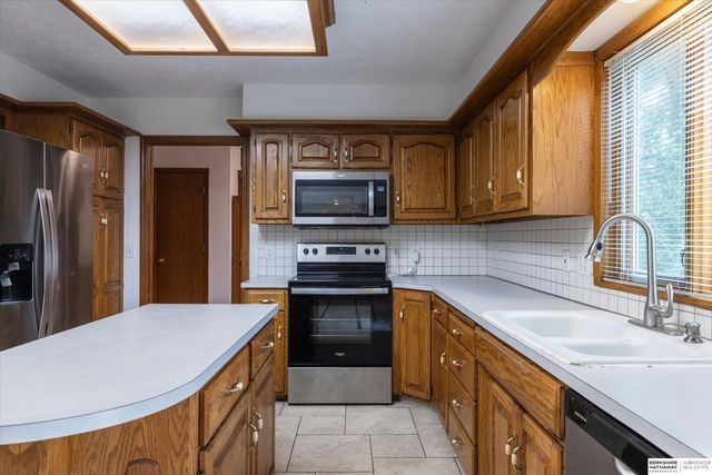17327 P Street, Omaha, NE 68135